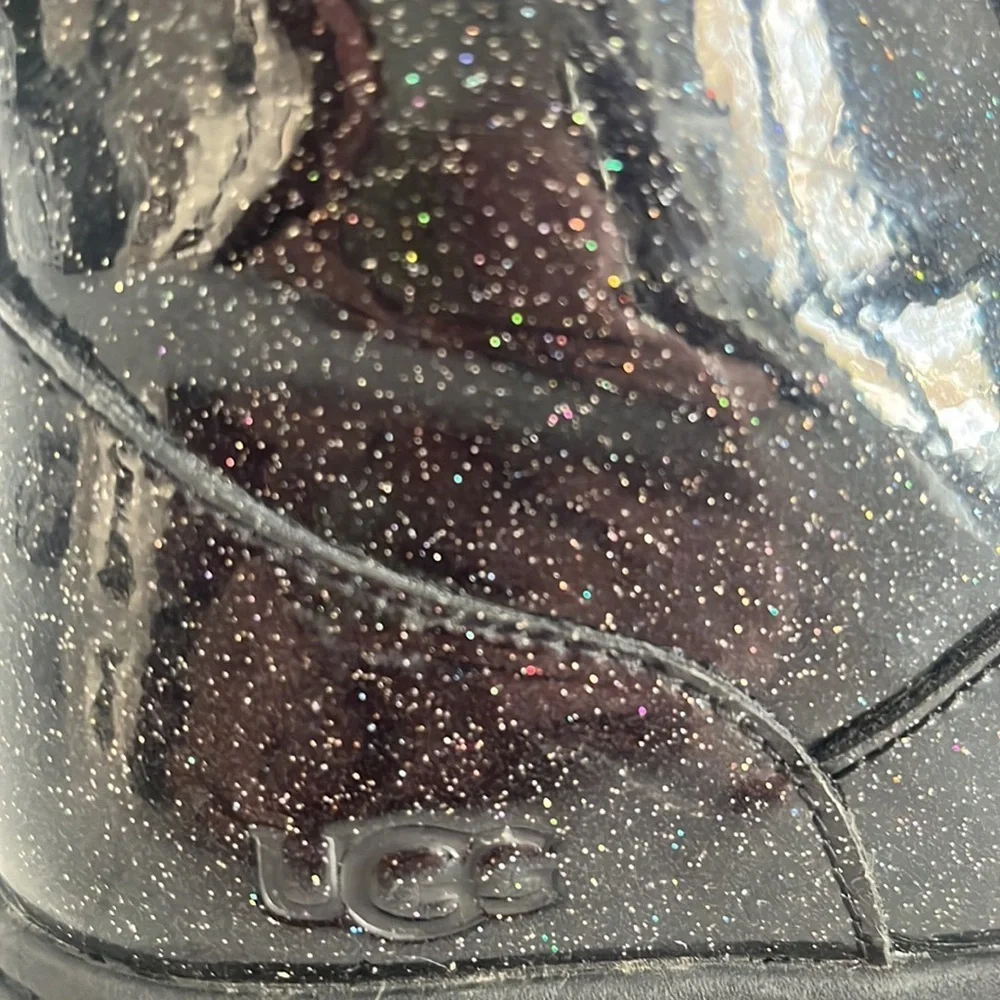 UGG shiny patent
